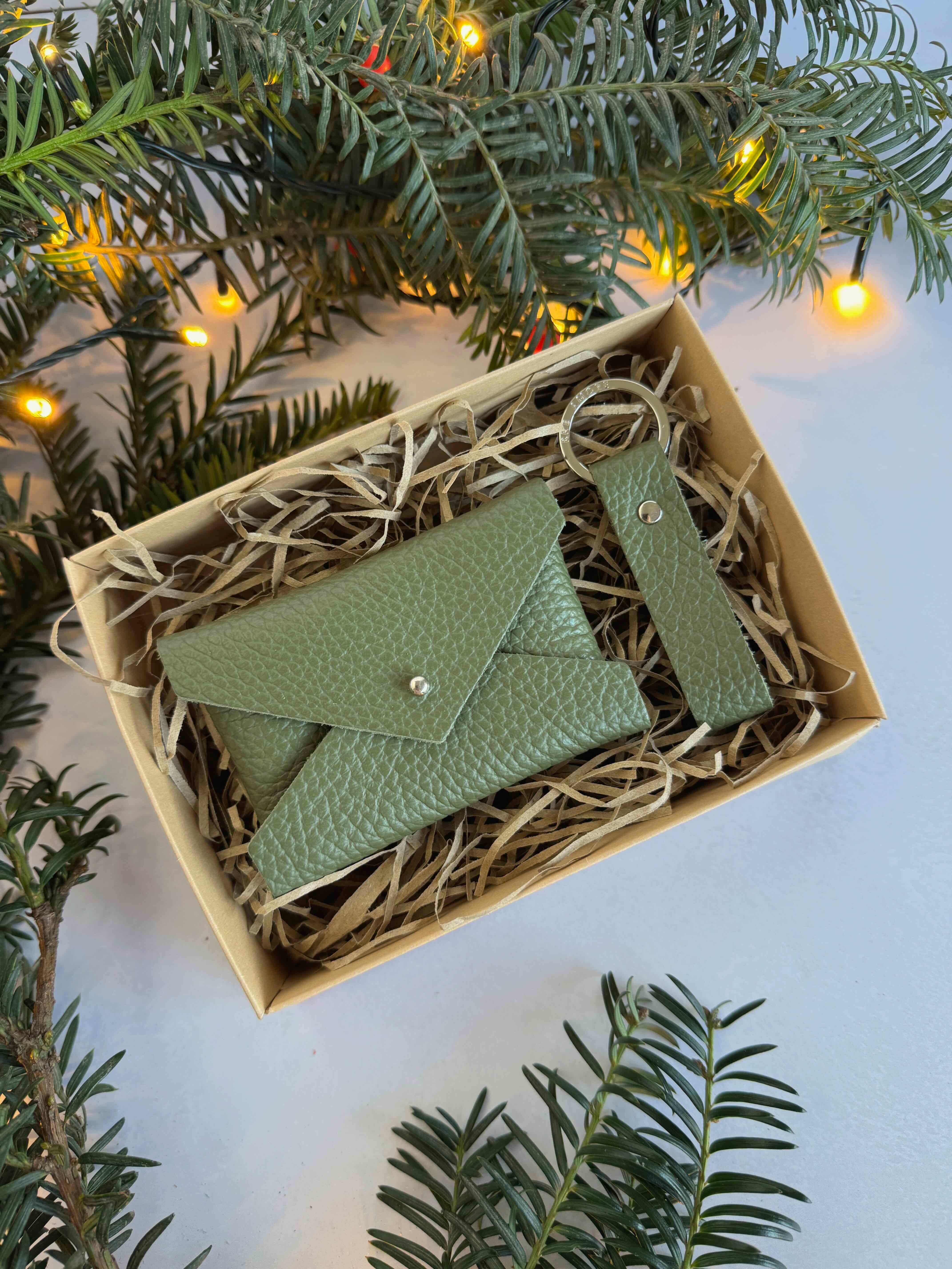 Mistletoe Gift Set 🎄